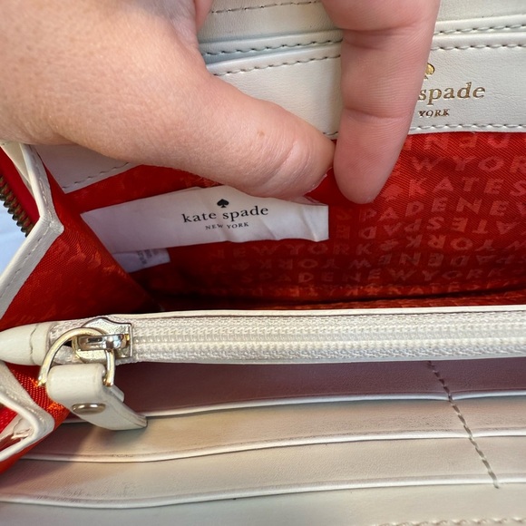 Kate Spade New York Zip Wallet – Hot Pink & White Pattern - Picture 3 of 8